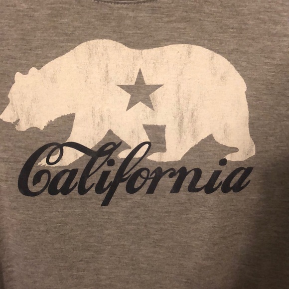 Short sleeve California shirt. In great condition! - Picture 3 of 4